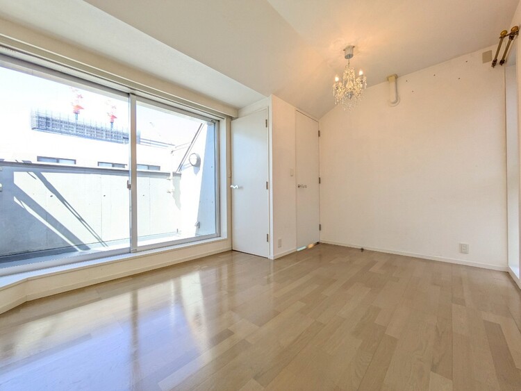 その他 清かで艶やかな時間をもたらしてくれる室内です。