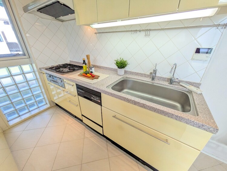 その他 使いやすくスタイリッシュなキッチン空間になっております。