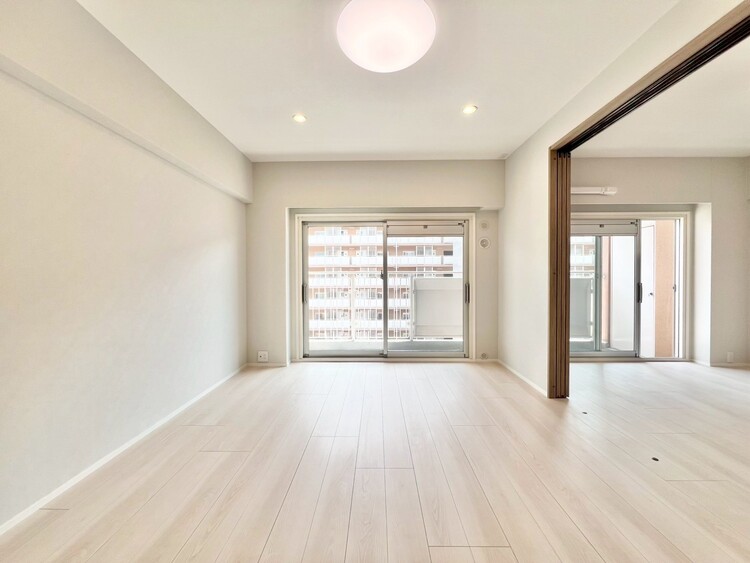 居間 シンプルな内装と偏り過ぎないデザインで統一しました。