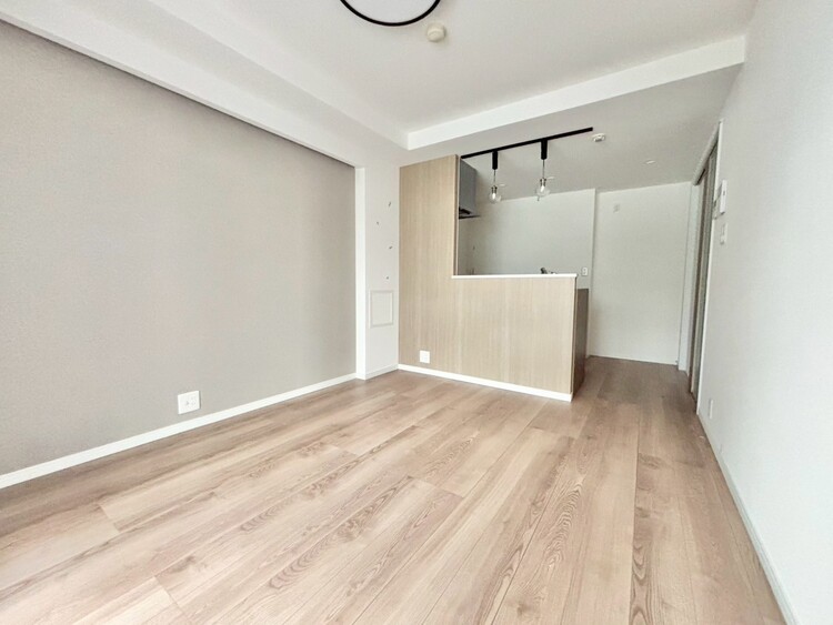 居間 飾り過ぎないシンプルな内装と偏り過ぎないデザインで統一しました。