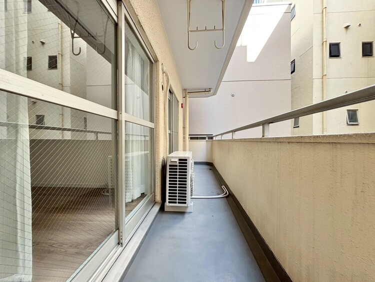 バルコニー 暮らしの中で、光と風を演出してくれるバルコニー。