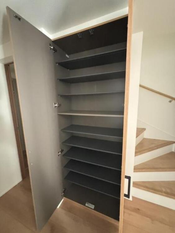 収納 シューズボックス