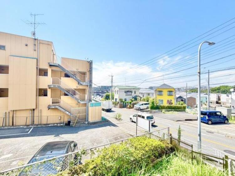 その他 開放感のある眺望。季節による景色の変化を　日常の生活と共に感じてください。