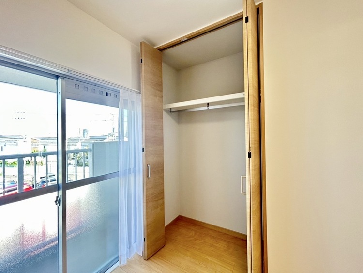 その他 収納スペースが付いていて、お部屋を広く使っていただけます。