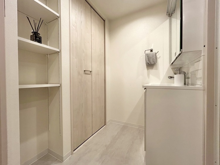 その他 十分な広さの脱衣所。