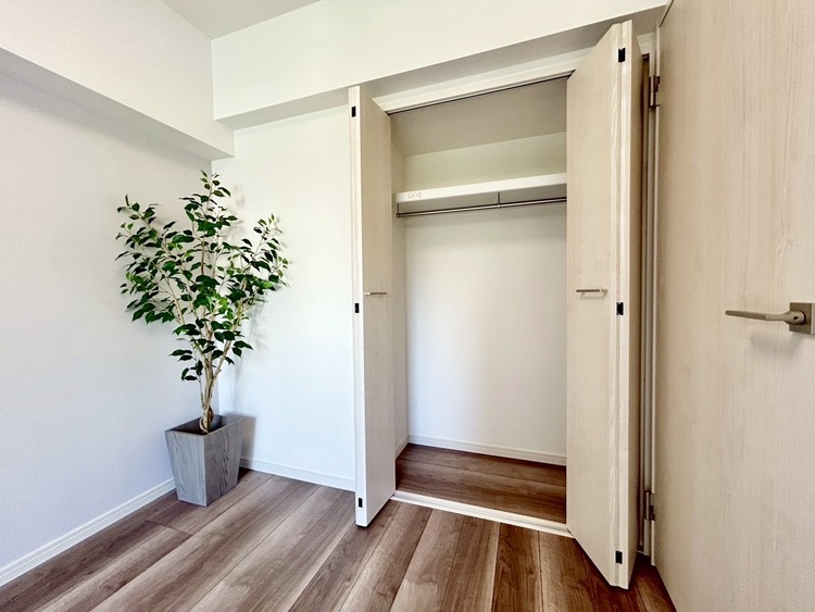 その他 収納スペースが付いていて、お部屋を広く使っていただけます。