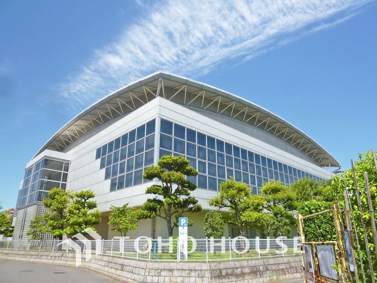 周辺 高津スポーツセンター　距離850ｍ