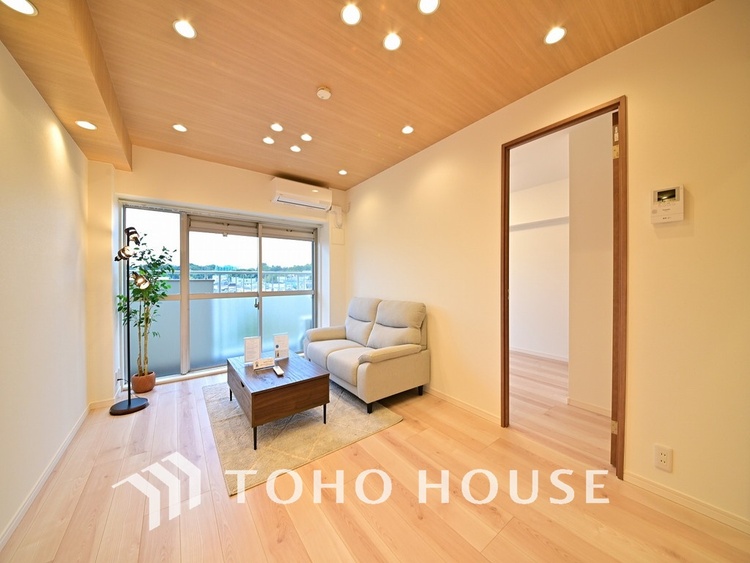 内装 広がりのある住空間、家族が集まるリビング・ダイニング