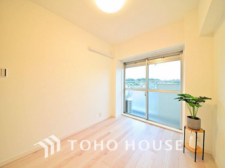 内装 シンプルですっきりとした室内は飽きのこない居心地の良い雰囲気です