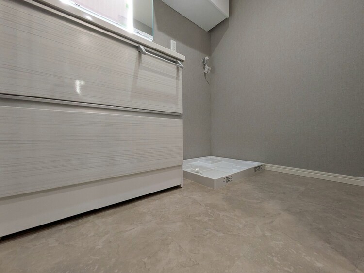 その他 十分な広さの脱衣所。