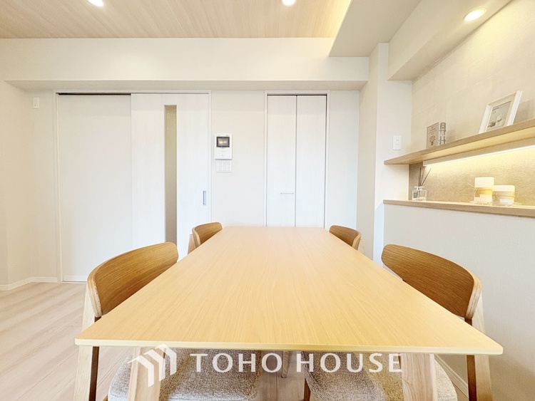 内装 【LIVING】◆simple is best◆無駄のない綺麗なつくりのリビングルームであなただけの暮らしを。