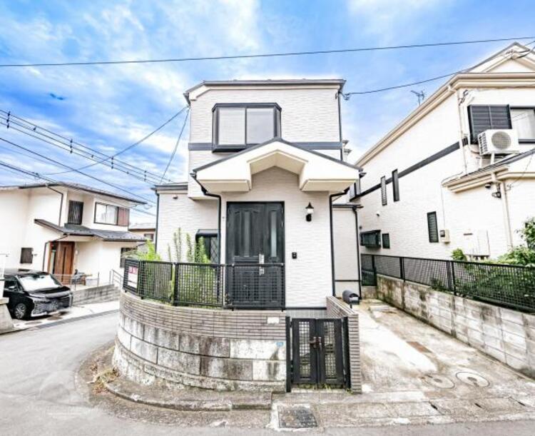 外観 家の良し悪しだけではなく周辺環境も重要なポイントとなります！ご案内時に周辺環境もご案内いたします！流行に左右されず将来にわたって価値が継続する佇まい！良好な住環境が保たれたエリアで新生活を過ごせます