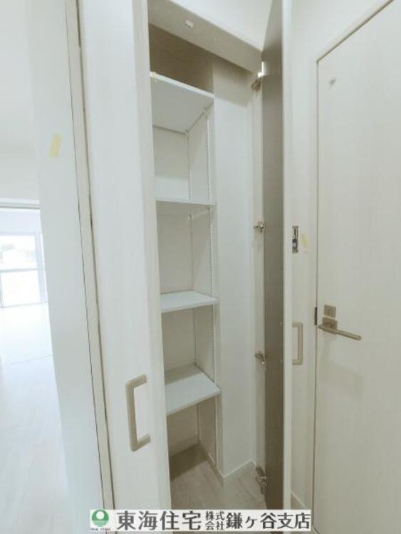 収納 廊下の収納は日用品等の収納に便利