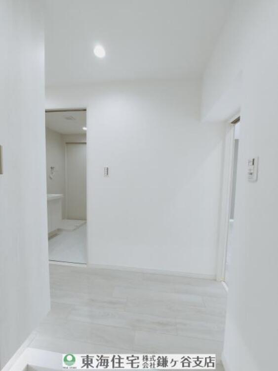 その他 玄関から居室が見えないのでプライバシーを守りやすいですね