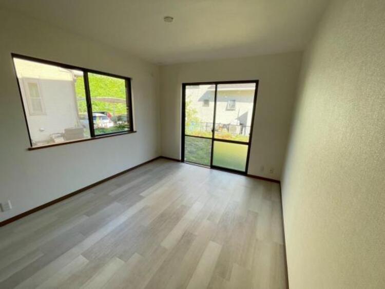 内装 プライベートスペースでのびのびと過ごせる1階洋室