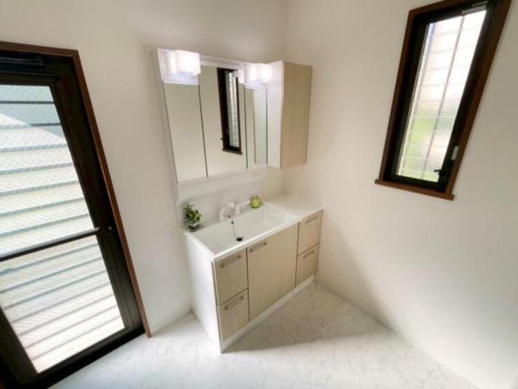 洗面 忙しい朝にも落ち着いて身支度ができるゆとりある洗面スペース 