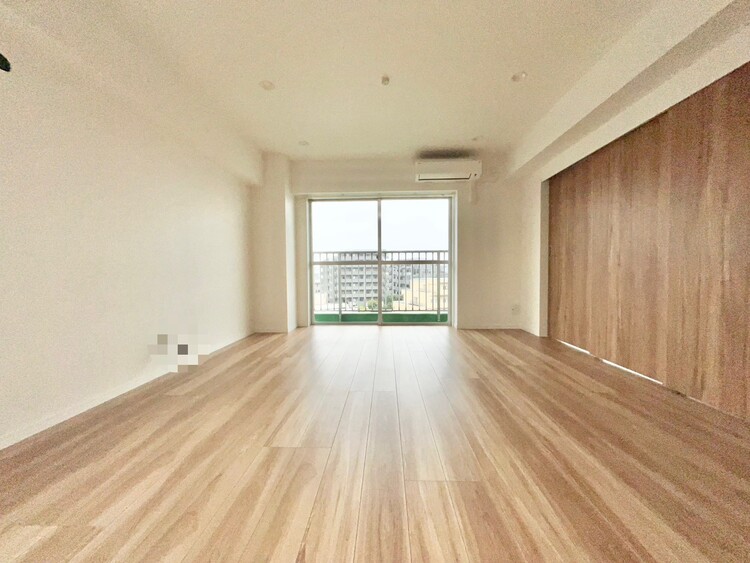 居間 豊かな居住性と、安心感を満たすクオリティが見事に調和した住空間。※CG加工により家具消しを行っています。