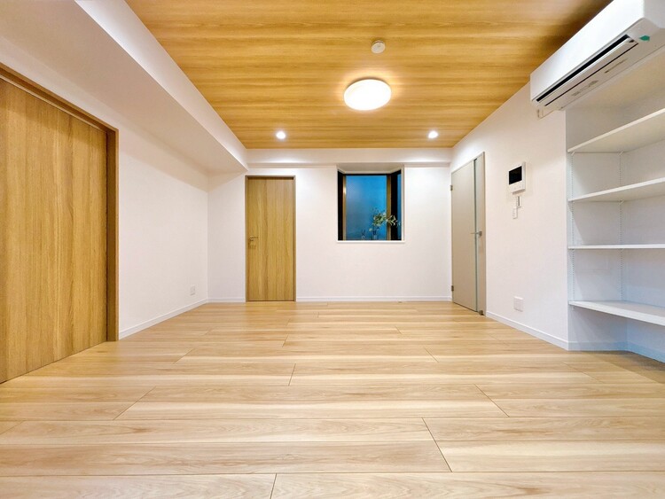 居間 居心地の良い空気感は、暮らしのステージを彩り、心からのやすらぎと満足感を与えてくれます。