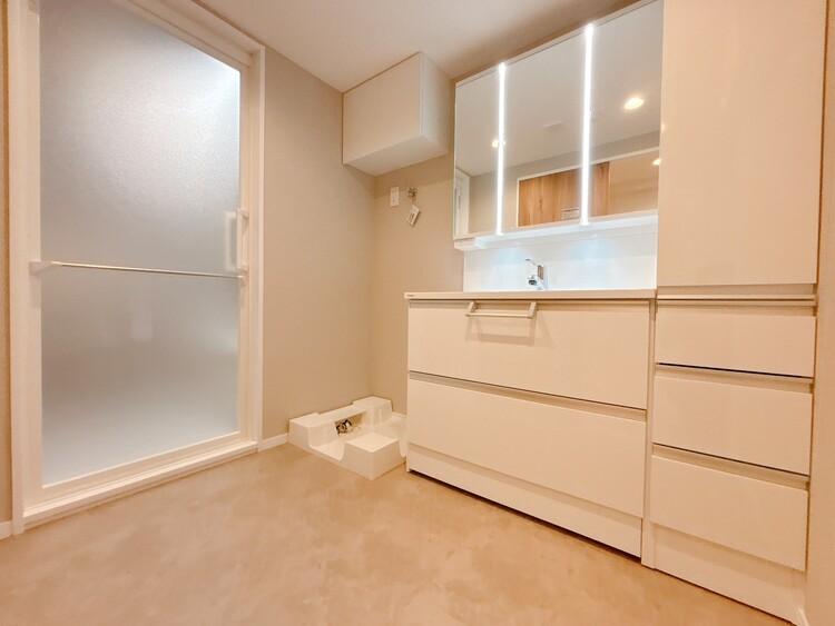 洗面 清潔感と心地よさを重視した、上質感漂うパウダールーム。