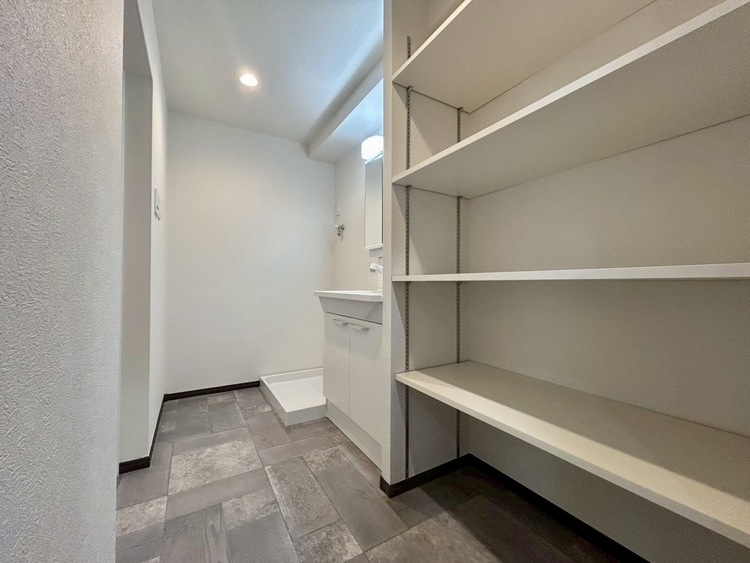 その他 十分な広さの脱衣所。