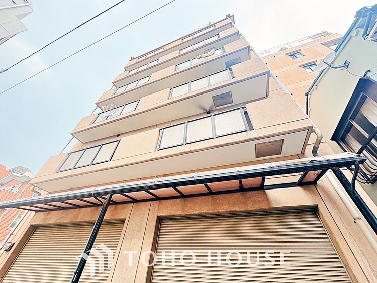 その他 ◆サンサンと◆差し込む太陽の光がこのリビングに笑いをもたらす。ソファの上のクッションがポカポカした暖気にぬくぬくと微睡んでいる。