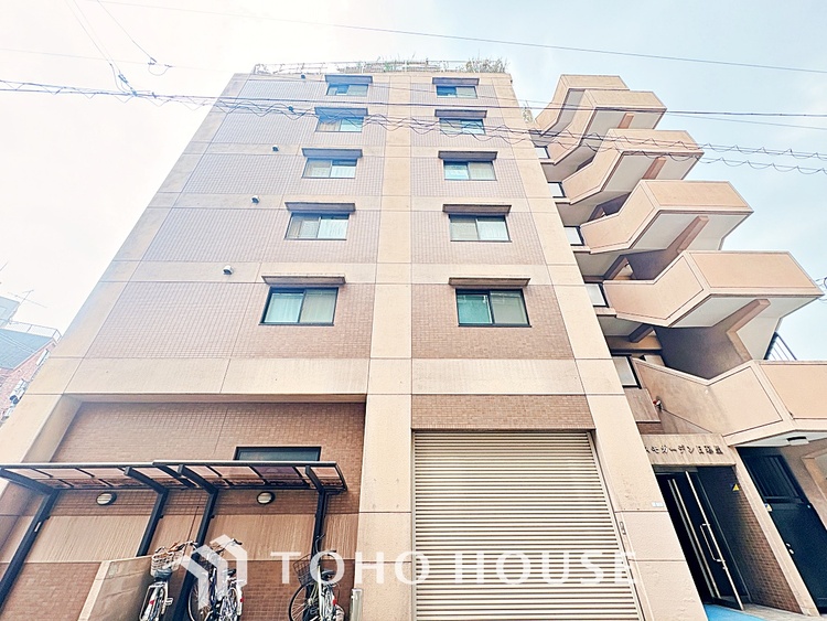 外観 キッチンは家族の絆を育む大切な空間。シンプルで使い易いシステムキッチンで愉しく作る料理は愛情のある美味しいご馳走に。家族で使えるダイニングキッチンです。