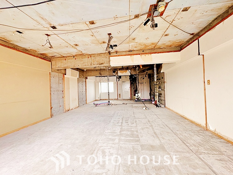 内装 「想像していた以上に広い」が写真を撮っているときの感想です。家事動線に配慮したプランによりご家族がくつろげる明るく広い空間が確保できました。