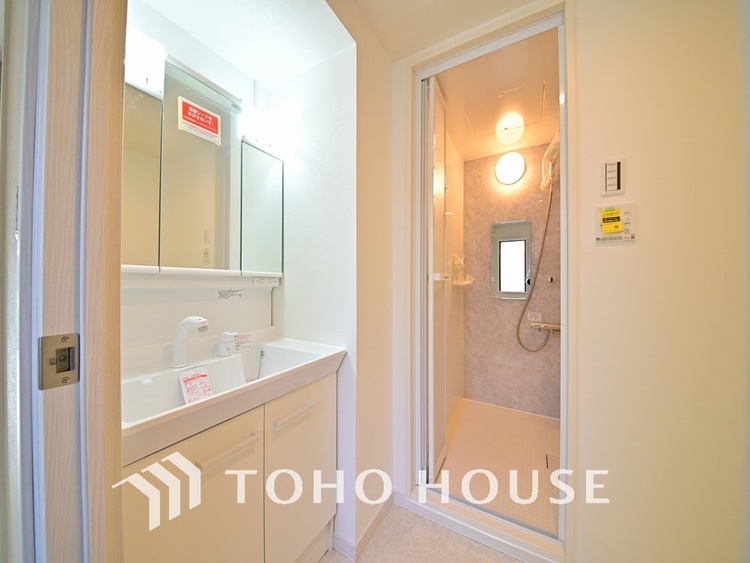 洗面 大きな洗面鏡付き、朝の身支度も楽しくなりますね