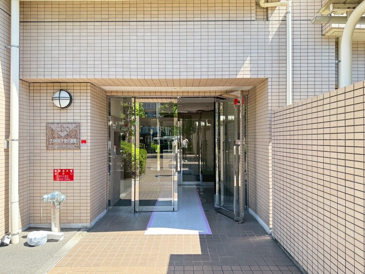 その他 上質感漂う玄関アプローチです。