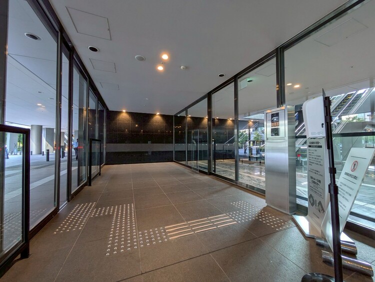 その他 上質感漂う玄関アプローチです。