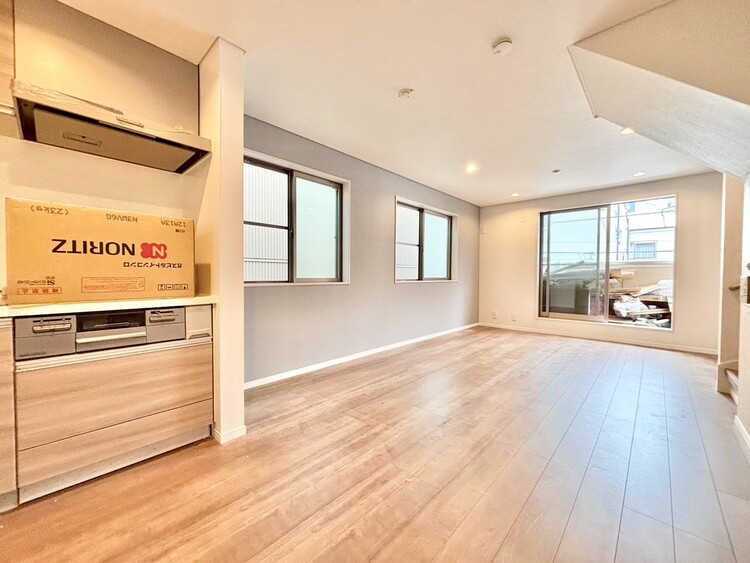 居間 豊かな居住性と、安心感を満たすクオリティが見事に調和した住空間。（施工中）