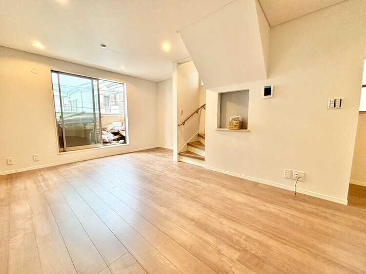 居間 快適に過ごす毎日を求めて、暮らしの中でご自身の「マイホーム」に創り上げてください。（施工中）