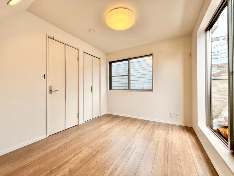 寝室 ベッドも十分に設置するスペースがあります。（施工中）