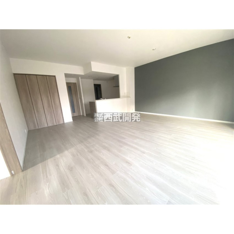 居間 LDK２１．５帖