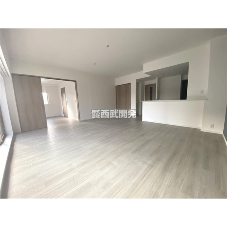 居間 LDK２１．５帖