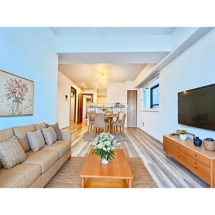 居間 【配置してある家具や小物はCGによるイメージです】