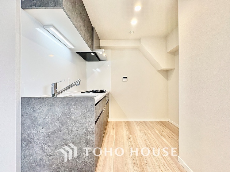 キッチン 【cooking papa is here】料理が苦手な人でも、チャレンジしてみたくなるワイドスパンのキッチン。家族の食卓がここから始まる。