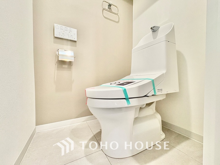 トイレ 【some philosophy was born from here】思索もできる空間。トイレのそんな側面も評価されていい時代かなと。