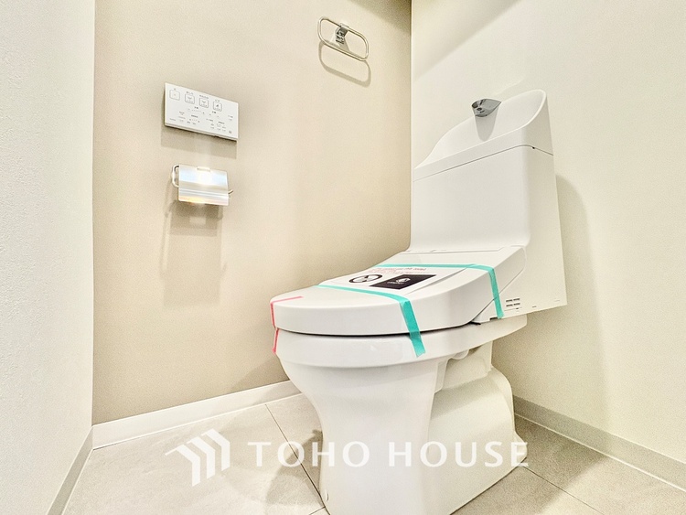 トイレ 【Entrance of your life】明るい玄関が家族を迎え入れる。今日はどんな一日が待っているんだろう。皆どんな一日を終えて帰ってくるんだろう。