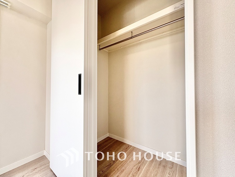 収納 【a closet full of dreams】しまいきれない思い出はクローゼットに。いつでも取り出せる広さが生活を彩る。