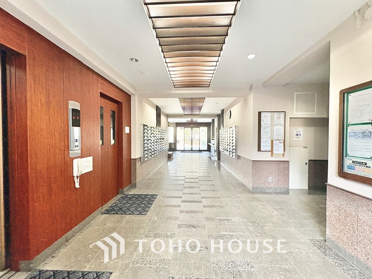 エントランス 【Breeze, green scent】澄み切った空気。移ろう季節の中、ゆっくりと流れる時間。幸せを噛みしめる穏やかな生活。