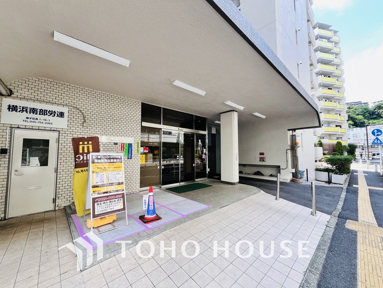 エントランス マンション入り口