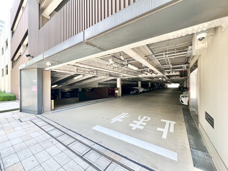 駐車場 駐車スペースが嬉しいですね。※空き状況は都度ご確認下さい。