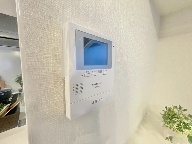 その他 誰が来てもわかる様にモニター付きインターホンを設置。