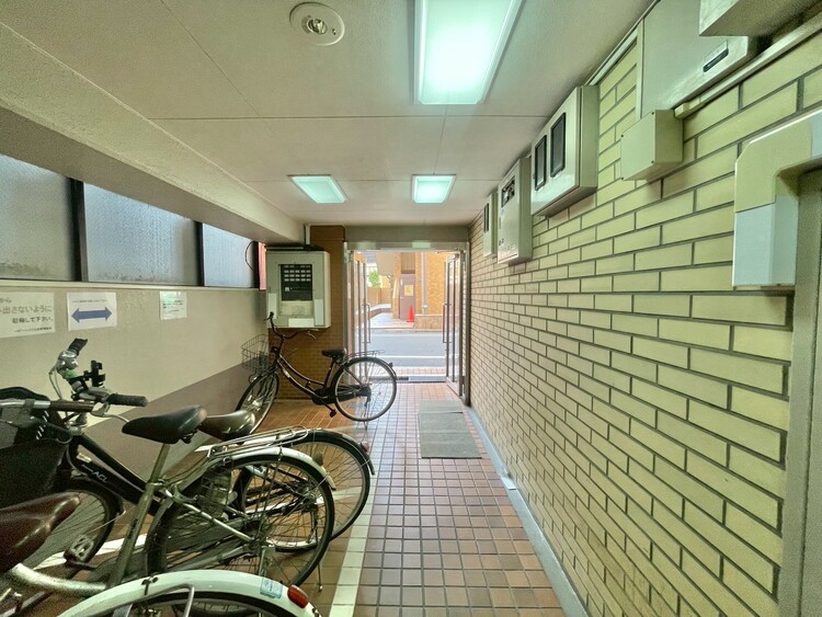 その他 館内は静寂な中が保たれており、管理が行き届いている印象を受けました。