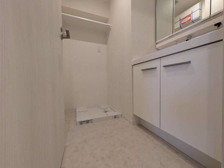 その他 十分な広さの脱衣所。