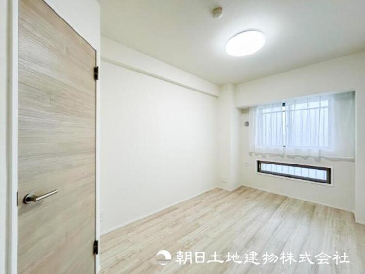 内装 【洋室】一人時間を快適にすごせるように、落ち着いて過ごせる癒しと寛ぎの空間が欲しい。そんな願いを叶えました。