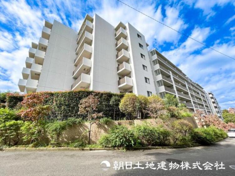 外観 【外観・立地】その家から感じられる、気品・上質・重厚感・極細やかさ、そのすべては見た者に安らぎを与える特別な空間です。