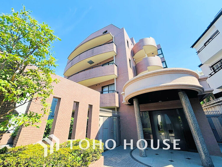 外観 〜「牛込柳町」駅徒歩4分の好立地〜角部屋のため通風良好〜リノベーション済み2LDK〜