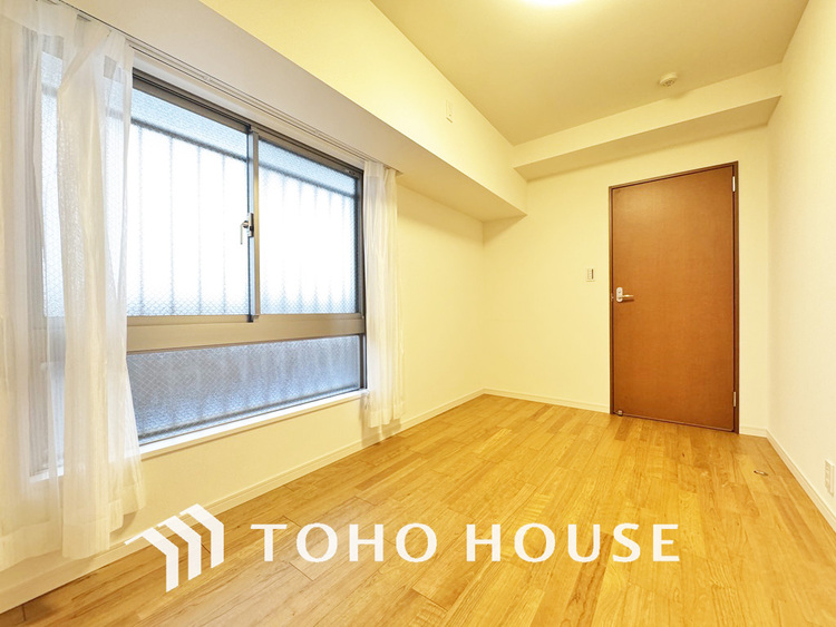 内装 採光もある洋室は、くつろぎのひと時を過ごすのにぴったり